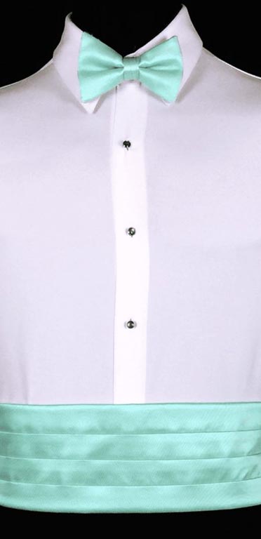 Tiffany Blue Cummerbund in the simply or modern solid collection from Larr Brio shown with matching bow tie. Also available with matching pock square and suspenders.